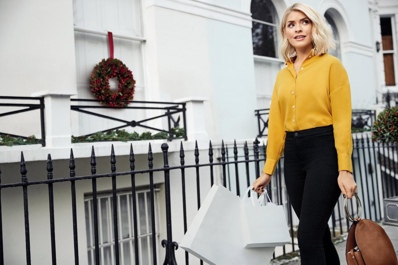 Holly Willoughby December edit Marks and Spencer